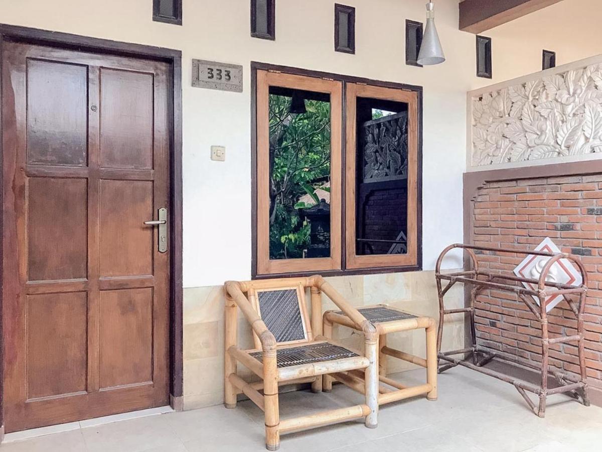 Oka Homestay Mitra Reddoorz Mataram Exterior foto